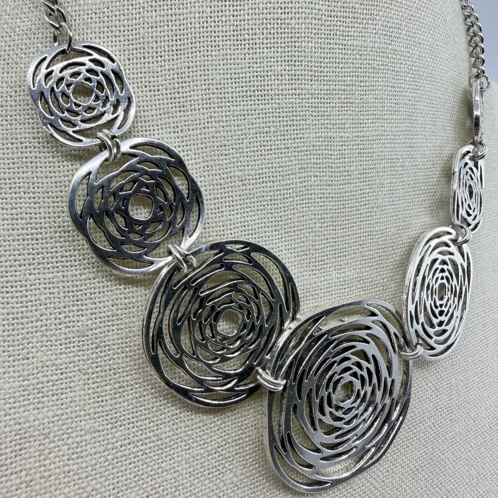 Necklace Silver Tone Spiral Rose Disc Statement Vintage Floral Boho Bib Chain